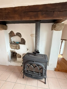 EN EXCLUSIVITE ! Maison en pierre, 88m², 2 chambres, sur 975m² de terrain 84 990 €