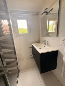 Maison de caractère en pierre, 134m², 4 chambres, Terrain de 2 668 m², proche des Trois Lacs 129 900 €