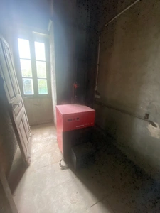 Demeure de 284m², 11 pièces, 7 chambres avec 600m² de dépendances, terrain de 2200m² 211 000 €