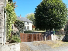 Maison de caractère en pierre, 121 m², 5 chambres avec belles dépendances sur 6 688 m² de terrain 148 500 €
