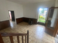 Maison en pierre, 95 m², avec cave et dépendances sur 636 m² de terrain 75 000 €