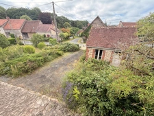 Maison de caractère en pierre, 134m², 4 chambres, Terrain de 2 668 m², proche des Trois Lacs 129 900 €