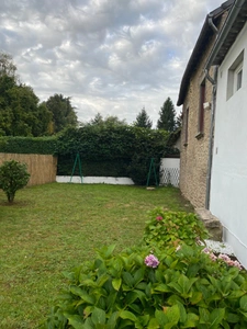 Maison de ville restaurée, 106m2 avec garage sur terrain 283m²  79 400 €