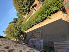 EN EXCLUSIVITE ! Authentique bâtisse en pierre 93m², sur près d'un hectare de terrain bordé par la rivière 79 900 €