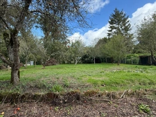 Pavillon sur sous sol, 118m², 3 chambres avec véranda sur 2721m² de terrain 128 000 €