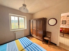 Maison de caractère en pierre, 121 m², 5 chambres avec belles dépendances sur 6 688 m² de terrain 148 500 €