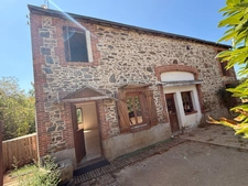 EN EXCLUSIVITE ! Authentique bâtisse en pierre 93m², sur près d'un hectare de terrain bordé par la rivière 79 900 €