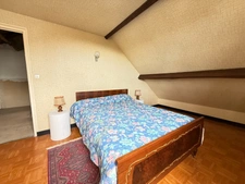 Pavillon élevé sur sous sol, 79m², 3 chambres sur 626m² de terrain 54 000 €