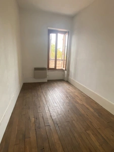 Maison en pierre, 95 m², avec cave et dépendances sur 636 m² de terrain 75 000 €