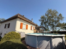 Pavillon sur sous sol de 170m², 5 chambres, piscine sur terrain de 2000m² 197 000 €
