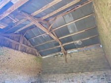 EN EXCLUSIVITE ! Corps de ferme avec maison d'habitation de 89m² sur terrain de 2hectares 2188m² 125 000 €