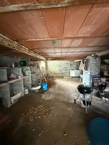 Ensemble de 2 maisons mitoyennes superficie totale de 107m², avec garage, terrain 1171m² 76 600 €