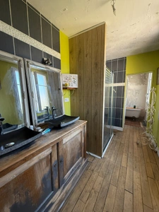 EN EXCLUSIVITE ! Maison de ville de caractère 242m², 4 chambres, avec jardin 147 000 €