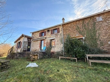 EN EXCLUSIVITE ! Maison en pierre de 115m2 + dépendances sur 4079m2 de terrain 89 990 €