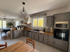 Pavillon sur sous sol de 170m², 5 chambres, piscine sur terrain de 2000m² 197 000 €