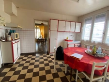 Maison de ville 108m², avec courette et dépendances 49 500 €