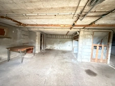 Pavillon élevé sur sous sol, 79m², 3 chambres sur 626m² de terrain 54 000 €