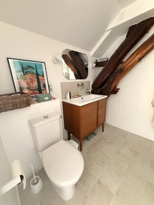 Maison en pierre entièrement rénovée, 95m², avec dépendances, terrain de 1154m² 148 000 €
