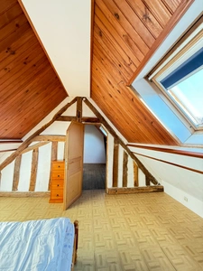 BELLE OPPORTUNITE ! Maison en pierre de 165m², pleine de charme, 4 chambres, Cour intérieure de 379m² 93 000 €