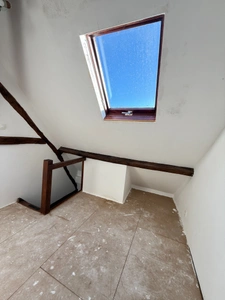 EN EXCLUSIVITE ! Maison en pierre, 88m², 2 chambres, sur 975m² de terrain 84 990 €