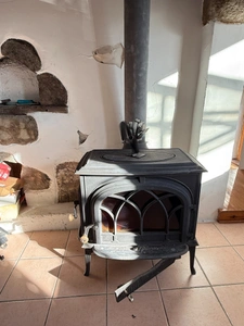EN EXCLUSIVITE ! Maison en pierre, 88m², 2 chambres, sur 975m² de terrain 84 990 €