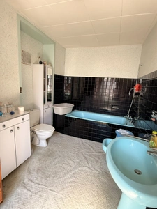 EN EXCLUSIVITE ! Maison en pierre de 136m², 2 garages sur terrain de 950m² 71 500 €