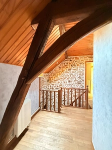 Charmante maison en pierre, 115m², 3 chambres, 1175 m² de terrain 89 900 €