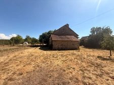 EN EXCLUSIVITE ! Charmante maison en pierre 60m² à rénover, Terrain de 900 m² 23 800 €