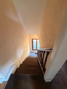 EN EXCLUSIVITE ! Authentique bâtisse en pierre 93m², sur près d'un hectare de terrain bordé par la rivière 79 900 €