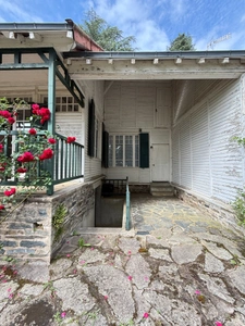 Ensemble de 2 maisons mitoyennes superficie totale de 107m², avec garage, terrain 1171m² 76 600 €