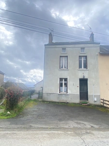 Maison de village, 103m², 3 chambres, terrasse et jardinet avec 2 garages 69 900 €