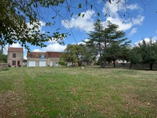 EN EXCLUSIVITE ! Manoir de 170m² avec son annexe de 50m² et ses dépendances sur terrain de 8861m² 244 000 €