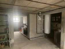 Demeure de 284m², 11 pièces, 7 chambres avec 600m² de dépendances, terrain de 2200m² 211 000 €