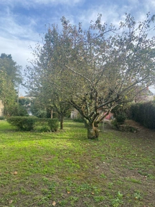 Maison en pierre, 95 m², avec cave et dépendances sur 636 m² de terrain 75 000 €