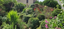 Maison en pierre de 151m2, mitoyenne, 4 chambres avec dépendance, terrain 1524m² 68 000 €
