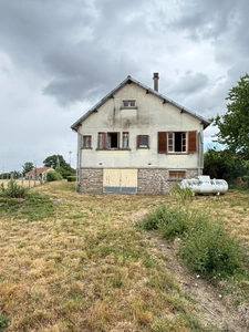 Pavillon élevé sur sous sol, 79m², 3 chambres sur 626m² de terrain 54 000 €