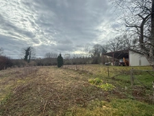 Pavillon de plain pied, 2 chambres, avec dépendances, sur 5425m² de terrain 85 500 €