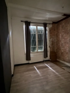 Ensemble de 2 maisons mitoyennes superficie totale de 107m², avec garage, terrain 1171m² 76 600 €