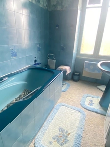 Maison de village, 103m², 3 chambres, terrasse et jardinet avec 2 garages 69 900 €