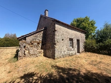 EN EXCLUSIVITE ! Charmante maison en pierre 60m² à rénover, Terrain de 900 m² 23 800 €
