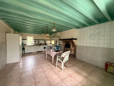 Propriété de caractère 284m² habitable, 5 chambres, annexe + grange sur terrain de 6885m² 197 000 €