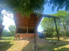 EN EXCLUSIVITE ! Maison de village, 110m², 4 pièces, avec dépendances sur terrain de 8783 m² 76 000 €