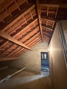 Pavillon de 155m², 5 chambres avec possibilité de 2 appartements indépendants sur terrain de 1527m² 138 000 €