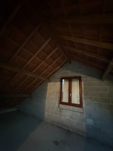 Pavillon de 155m², 5 chambres avec possibilité de 2 appartements indépendants sur terrain de 1527m² 138 000 €