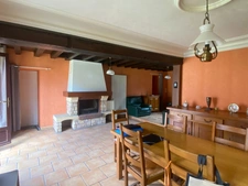 Maison en pierre, 167m², avec grange sur 730m² de terrain 112 000 €