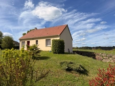 Pavillon de 68m² 2 chambres avec vue exceptionnelle sur vallée et chateau de Puyguillon 2998m² de terrain 117 500€