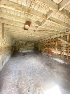 EN EXCLUSIVITE ! Corps de ferme avec maison d'habitation de 89m² sur terrain de 2hectares 2188m² 125 000 €