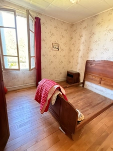 EN EXCLUSIVITE ! Maison en pierre de 136m², 2 garages sur terrain de 950m² 71 500 €