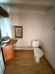 BELLE OPPORTUNITE ! Maison en pierre de 165m², pleine de charme, 4 chambres, Cour intérieure de 379m² 93 000 €