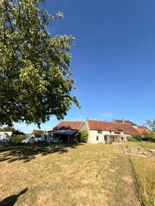 Maison en pierre entièrement rénovée, 95m², avec dépendances, terrain de 1154m² 148 000 €